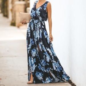 Betsy Sleeveless Diana Maxi Dress - Navy- NWOT